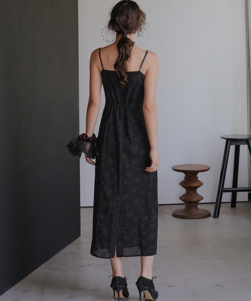 Callarus(カラルス)の「チュールフリルブラウス+シャイニーキャミワンピースドレス〔Callarus〕(ドレス・レディース・ブラック×ブラック・M/L)」の21枚目の写真