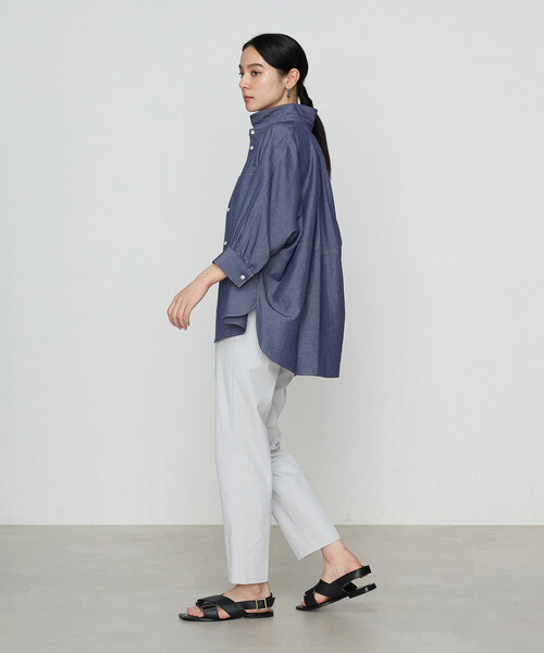 Gabardine K.T(ギャバジンケーティー)の「オトナシャンブレー たっぷりシャツ(シャツ/ブラウス・レディース・ブルー/ネイビー・7号/9号)」の7枚目の写真
