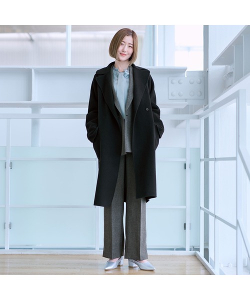 AOYAMA（アオヤマ）の「カシミヤの風合いの良さ、暖かさ、軽さを！【WEB限定】ガウン風リバーコート（ピーコート・レディース・ネイビー/パープル/キャメル/ブラック・L/M）」の9枚目の写真