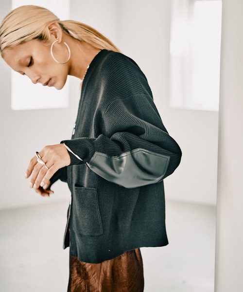 HEREIAM(ヘレイアム)の「【HEREIAM】フロントジップが新鮮。レザーパッチニットカーディガン(カーディガン/ボレロ・レディース・ブラック/アイボリー・FREE)」の3枚目の写真