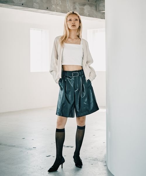 HEREIAM(ヘレイアム)の「【HEREIAM】フロントジップが新鮮。レザーパッチニットカーディガン(カーディガン/ボレロ・レディース・ブラック/アイボリー・FREE)」の5枚目の写真