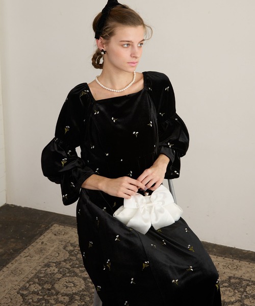 セール】【BONLECILL noir】スクエアネックキャンディーパフスリーブ