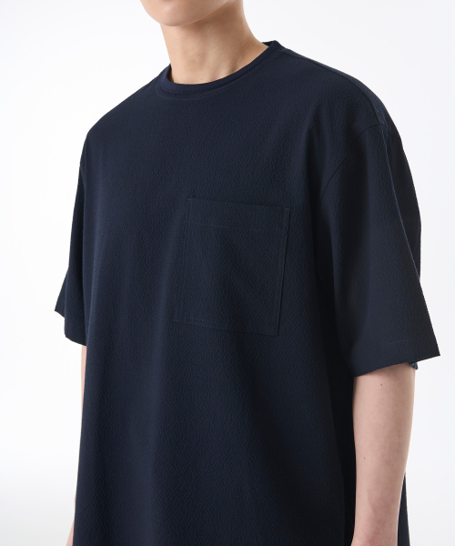 MUSINSA STANDARD（ムシンサスタンダード）の「シアサッカーオーバーサイズウーブンTシャツ[ネイビー]（Tシャツ/カットソー・メンズ・その他・SMALL/MEDIUM/LARGE/X-LARGE/XX-LARGE）」の4枚目の写真