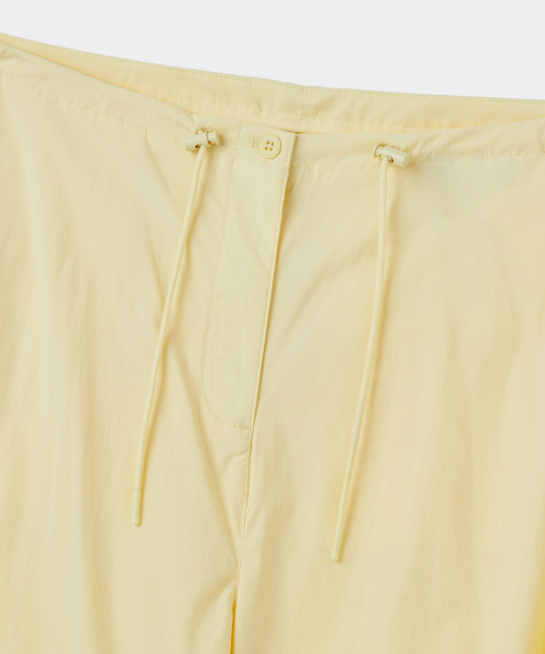 MUSINSA STANDARD WOMAN（ムシンサスタンダードウーマン）の「ウィメンズパラシュートパンツ[レモン]（スウェットパンツ・レディース・その他・26/28/22/30/24）」の4枚目の写真