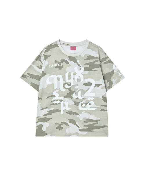 NYXX(エヌワイエックスエックス)の「グラフィティTシャツ カモ(Tシャツ/カットソー・レディース・その他・SMALL/MEDIUM)」の2枚目の写真