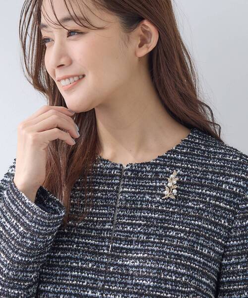 INDIVI（インディヴィ）の「【華やか】モチーフブローチ（ブローチ/コサージュ・レディース・シルバー系5/ゴールド/シルバー/シルバー系4・00）」の9枚目の写真