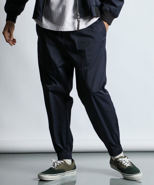 The DUFFER of ST.GEORGE（ザダファーオブセントジョージ）の「N/C EASY JOGGER PANTS：コットンナイロン イージージョガーパンツ（その他パンツ・メンズ・ブラック/ネイビー・SMALL/MEDIUM/LARGE/X-LARGE）」の2枚目の写真
