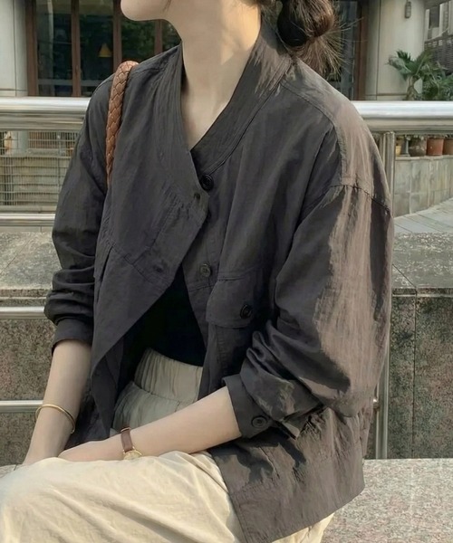 cammie(キャミー)の「ノーカラーシャツジャケット(ノーカラージャケット・レディース・ベージュ/アイボリー/ブラック・M/L)」の2枚目の写真