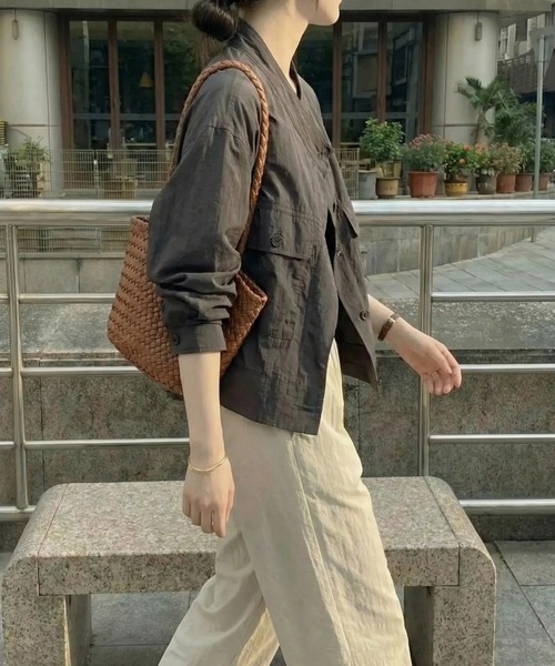 cammie(キャミー)の「ノーカラーシャツジャケット(ノーカラージャケット・レディース・ベージュ/アイボリー/ブラック・M/L)」の9枚目の写真