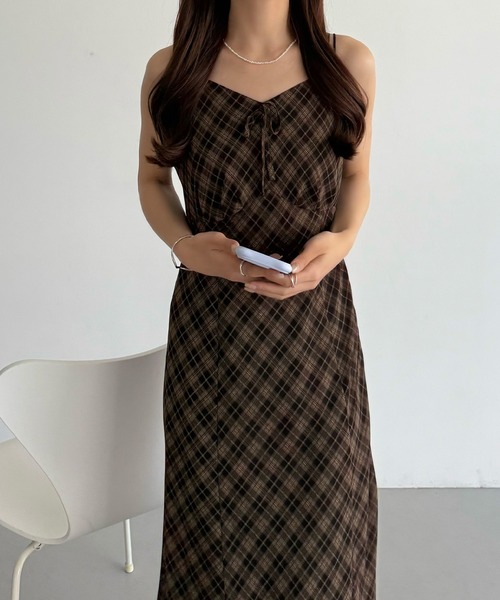 callautia(カラウティア)の「シアーチェックマーメイドキャミワンピース(ワンピース・レディース・ブラウン/ブラック・SMALL/MEDIUM/LARGE/X-LARGE)」の4枚目の写真