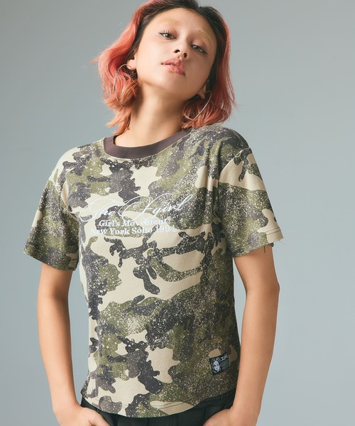 X-girl(エックスガール)の「FADED CURSIVE SCRIPT LOGO CAMO S/S TEE(Tシャツ/カットソー・レディース・ピンク/カモフラージュ・S/M/L)」の1枚目の写真