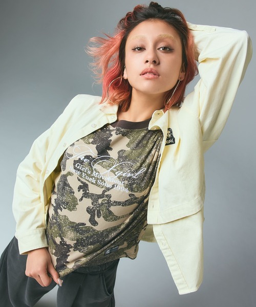 X-girl(エックスガール)の「FADED CURSIVE SCRIPT LOGO CAMO S/S TEE(Tシャツ/カットソー・レディース・ピンク/カモフラージュ・S/M/L)」の8枚目の写真