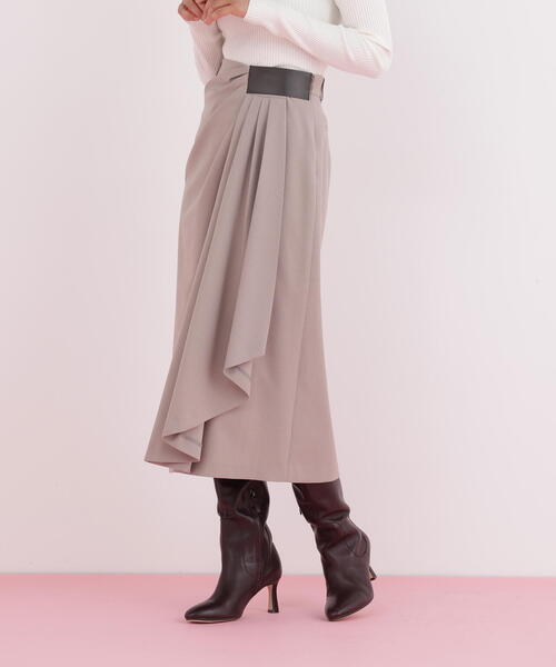 PINKY&DIANNE（ピンキーアンドダイアン）の「◆サイドパッチタックスカート（スカート・レディース・ベージュ/ネイビー・38/36）」の2枚目の写真