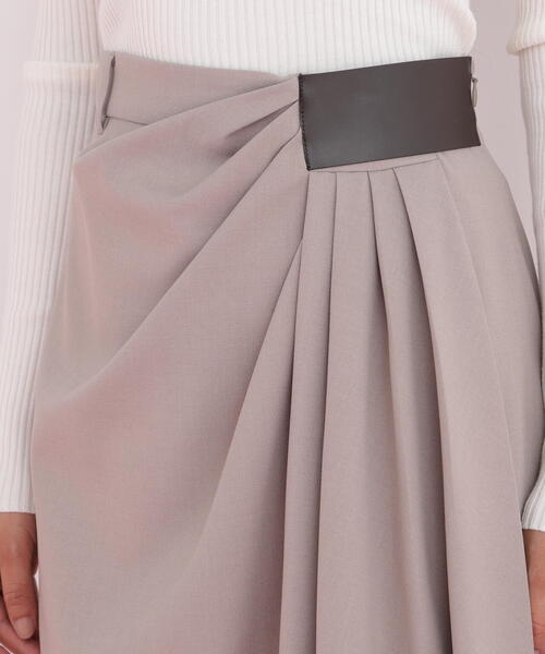 PINKY&DIANNE（ピンキーアンドダイアン）の「◆サイドパッチタックスカート（スカート・レディース・ベージュ/ネイビー・38/36）」の11枚目の写真