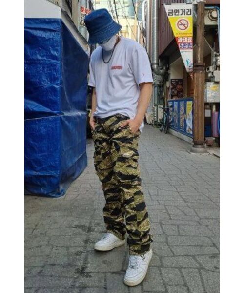 HYPER DENIM(ハイパーデニム)の「ゴールデンタイガーストレートレッグパンツ(スウェットパンツ・メンズ・その他・X-SMALL)」の2枚目の写真