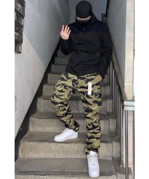 HYPER DENIM(ハイパーデニム)の「ゴールデンタイガーストレートレッグパンツ(スウェットパンツ・メンズ・その他・X-SMALL)」の3枚目の写真