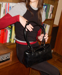 LENEE B（レニービー）の「ラモバッグミディアムブラック ラモバッグ 中黒（ショルダーバッグ）」