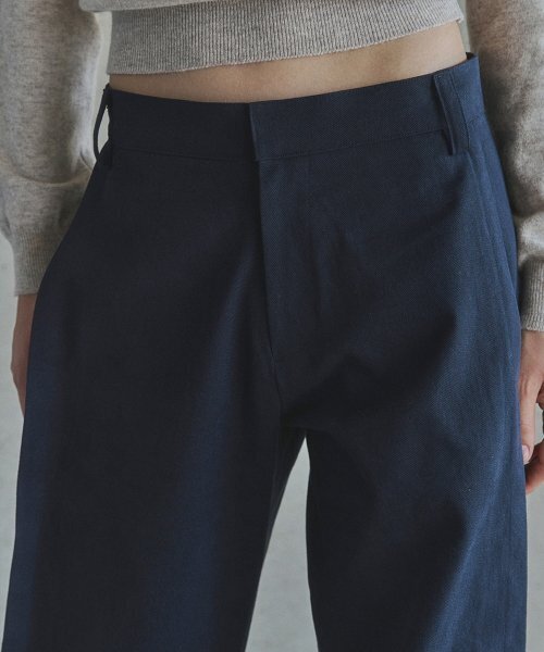 IHR(アイエイチアール)の「サイドタックコットンパンツ / ネイビー(その他パンツ・レディース・その他・MEDIUM/SMALL)」の3枚目の写真
