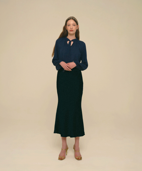 ICE GARDEN A.508(アイス ガーデン エイオーゴンパル)の「Mermaid Maxi Satin Skirt_Dark Sarpphire(スカート・レディース・その他・SMALL/MEDIUM)」の2枚目の写真