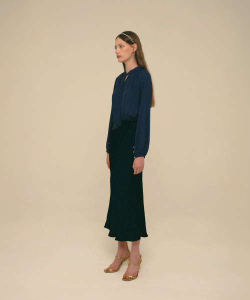 ICE GARDEN A.508(アイス ガーデン エイオーゴンパル)の「Mermaid Maxi Satin Skirt_Dark Sarpphire(スカート・レディース・その他・SMALL/MEDIUM)」の3枚目の写真