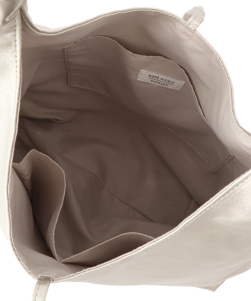 ROPE' PICNIC(ロペピクニック)の「洗えるバッグ シーンレスワンハンドルトートバッグ/A4対応・イージーケア(トートバッグ・レディース・ブラック/キナリ/シルバー系その他・FREE)」の6枚目の写真