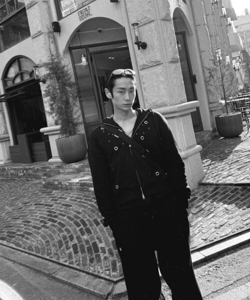 DAUSPICE(ディーオスピス)の「(DUC) Eyelet Stud Hoodie Zip-up Black(パーカー・レディース・ブラック・LARGE/MEDIUM/X-LARGE)」の11枚目の写真