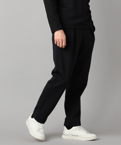 COMME CA MEN(コムサメン)の「【保温・透湿・吸水速乾】ダウンファブリック タックテーパードパンツ(その他パンツ・メンズ・ブラック/グレー・L/M)」の10枚目の写真