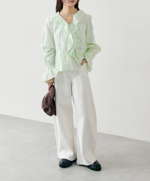 mystic(ミスティック)の「クラッシュカーブパンツ(デニムパンツ・レディース・ブラック/ブルー/オフホワイト・2/0/1)」の21枚目の写真