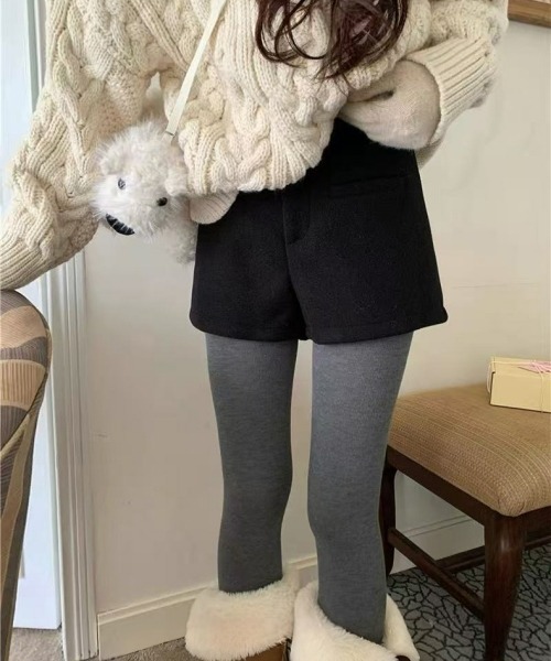 gossip！ロサンゼルス（ゴシップロサンゼルス）の「【Y2Kガーリー】レトロツイード風ハイウエストショートパンツ 【サイズあり】 厚手（韓国ファッションガーリー定番）（その他パンツ・レディース・ブラック/オフホワイト/グレー・S/M/L）」の19枚目の写真