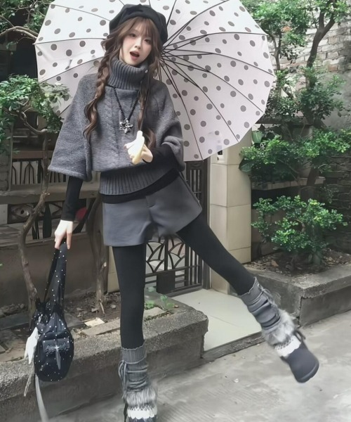 gossip！ロサンゼルス（ゴシップロサンゼルス）の「【Y2Kガーリー】レトロツイード風ハイウエストショートパンツ 【サイズあり】 厚手（韓国ファッションガーリー定番）（その他パンツ・レディース・ブラック/オフホワイト/グレー・S/M/L）」の6枚目の写真