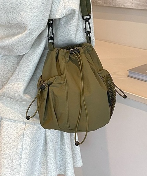 SHEPP(シープ)の「ドロストメッシュポケット 巾着 ショルダー(ショルダーバッグ・レディース・ブルー/ブラック/グリーン/ベージュ/パープル・F)」の3枚目の写真