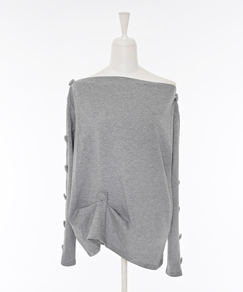 Narcissus（ナルシス）の「ボタンカーブロンＴ（Tシャツ/カットソー・レディース・ブラック/グレー・FREE）」の3枚目の写真