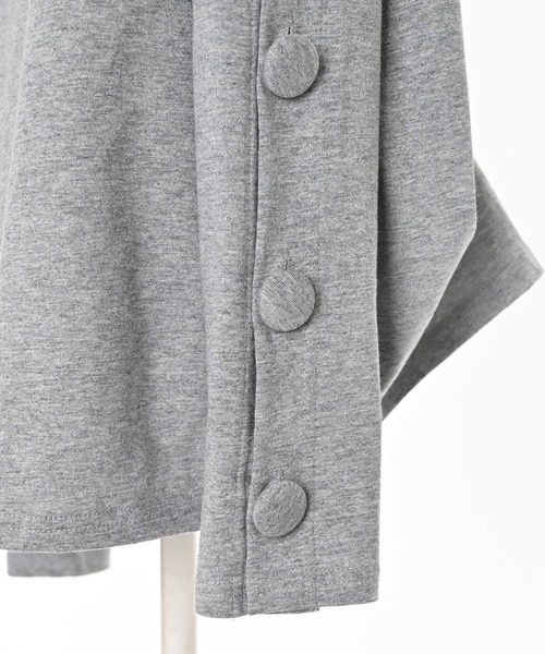 Narcissus（ナルシス）の「ボタンカーブロンＴ（Tシャツ/カットソー・レディース・ブラック/グレー・FREE）」の7枚目の写真