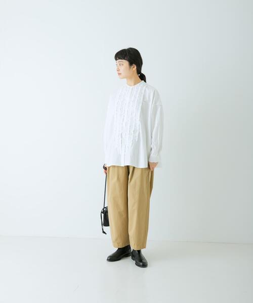 かぐれ(カグレ)の「コットンフリルワイドシャツ(シャツ/ブラウス・レディース・オフホワイト/ネイビー・FREE)」の7枚目の写真