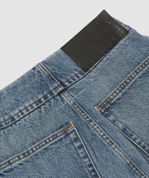 MM6 Maison Margiela（ｴﾑｴﾑｼｯｸｽ ﾒｿﾞﾝ ﾏﾙｼﾞｪﾗ）の「PANTS 5 POCKETS（デニムパンツ・レディース・その他・30/26/28）」の6枚目の写真