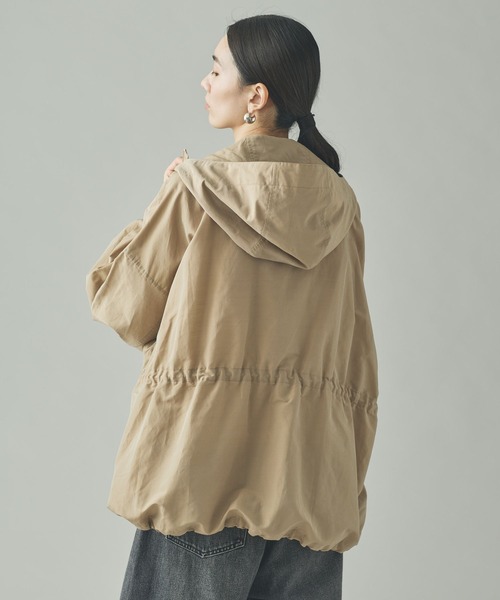 Curensology（カレンソロジー）の「Curensology(カレンソロジー)/ナイロンラミーフードブルゾン（ブルゾン・レディース・ブラック/ベージュ・FREE）」の10枚目の写真