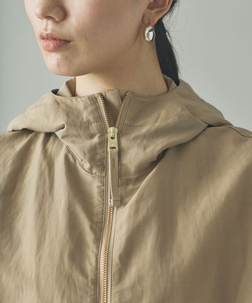 Curensology（カレンソロジー）の「Curensology(カレンソロジー)/ナイロンラミーフードブルゾン（ブルゾン・レディース・ブラック/ベージュ・FREE）」の12枚目の写真