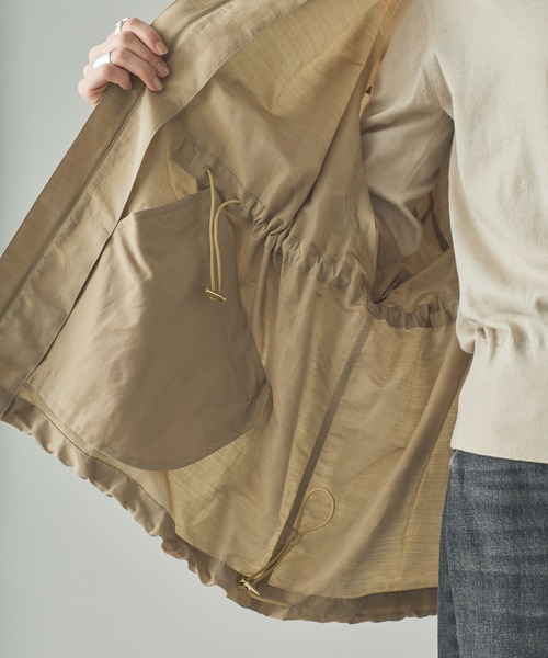 Curensology（カレンソロジー）の「Curensology(カレンソロジー)/ナイロンラミーフードブルゾン（ブルゾン・レディース・ブラック/ベージュ・FREE）」の15枚目の写真