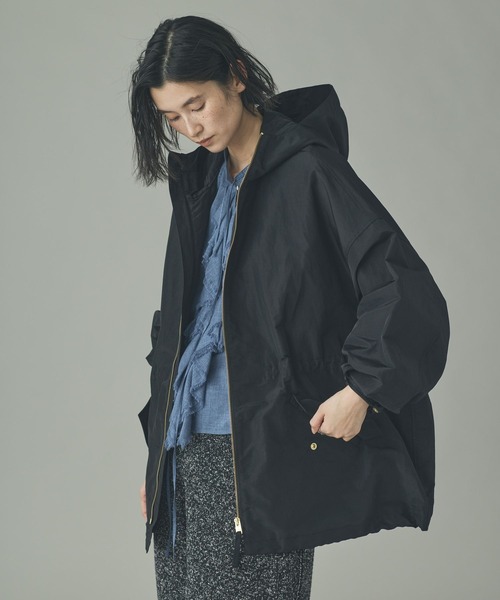 Curensology（カレンソロジー）の「Curensology(カレンソロジー)/ナイロンラミーフードブルゾン（ブルゾン・レディース・ブラック/ベージュ・FREE）」の17枚目の写真