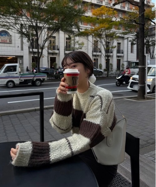 lawgy(ラウジー)の「drop shoulder mix random border knit / ドロップショルダーミックスランダムボーダーニット(ニット/セーター・レディース・ブラウン/ミント・FREE)」の4枚目の写真