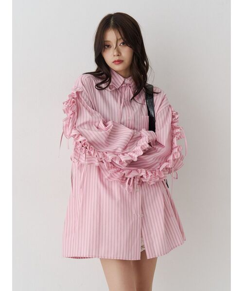 jouetie（ジュエティ）の「ショルダーフリルリボンタイBIGシャツ　春服（シャツ/ブラウス・レディース・ブルー/オフホワイト/ピンク・MEDIUM）」の3枚目の写真