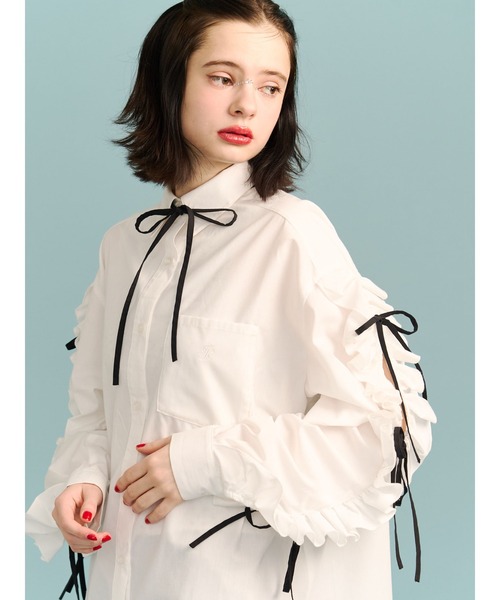 jouetie（ジュエティ）の「ショルダーフリルリボンタイBIGシャツ　夏服（シャツ/ブラウス・レディース・ブルー/オフホワイト/ピンク・MEDIUM）」の10枚目の写真