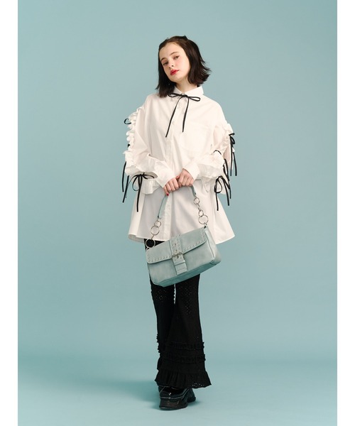 jouetie（ジュエティ）の「ショルダーフリルリボンタイBIGシャツ　夏服（シャツ/ブラウス・レディース・ブルー/オフホワイト/ピンク・MEDIUM）」の9枚目の写真