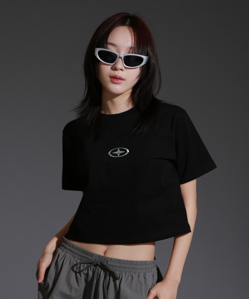 LIKE THE MOST(ライクザモースト)の「ウィメンズスモールシルバースターレギュラークロップ半袖Tシャツ_ブラック(Tシャツ/カットソー・レディース・ブラック・FREE)」の2枚目の写真