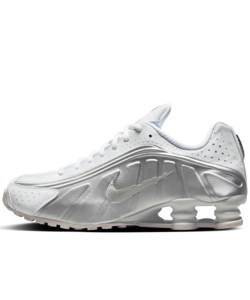 NIKE(ナイキ)の「NIKE Shox R4(ナイキ ショックス R4)(スニーカー・メンズ・ホワイト系・25cm/25.5cm/26cm/26.5cm/27cm/27.5cm/28cm/28.5cm/29cm)」の2枚目の写真