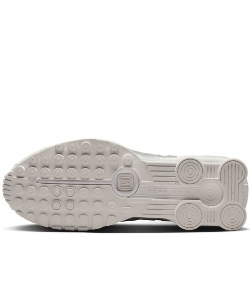 NIKE(ナイキ)の「NIKE Shox R4(ナイキ ショックス R4)(スニーカー・メンズ・ホワイト系・25cm/25.5cm/26cm/26.5cm/27cm/27.5cm/28cm/28.5cm/29cm)」の6枚目の写真