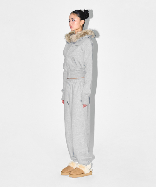 BORN TO WIN（ボーントゥウィン）の「W CHROME B FUR TRIMMING HOODIE ZIP-UP [MELANGE GREY]（ジャージ・レディース・その他・1/2）」の4枚目の写真