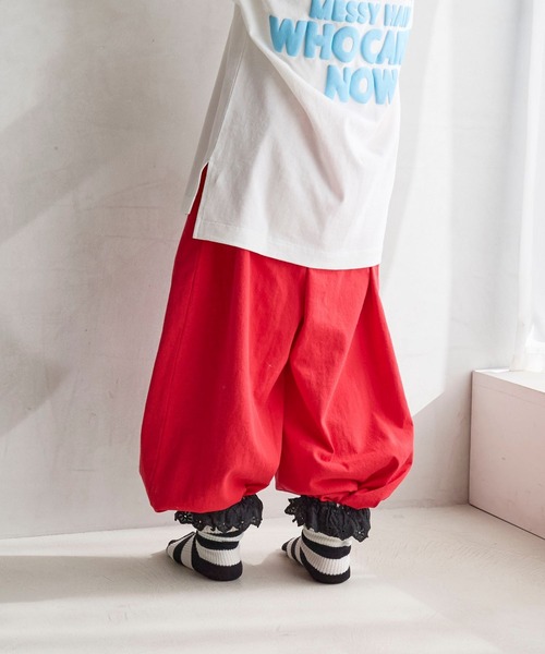 LOWRYS FARM（ローリーズファーム）の「カットバルーンパンツ　631066（スウェットパンツ・キッズ・ブラック/レッド/グレー・150cm/140cm/130cm/120cm/110cm）」の3枚目の写真