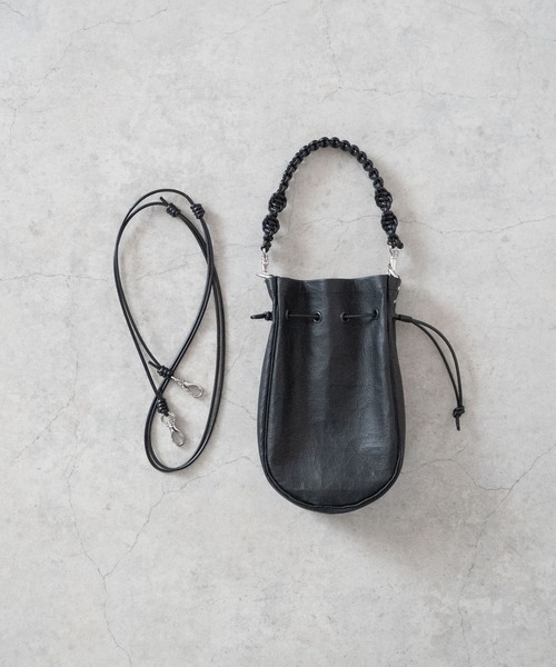 Senti（センティ）の「Dyneema Leather MEDICINE BAG M+HAND STRAP / ダイニーマレザー メディスンバッグ M+ハンドストラップ（ショルダーバッグ・メンズ・ブラック/ブラック系その他・FREE）」の3枚目の写真