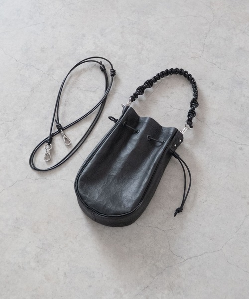 Senti（センティ）の「Dyneema Leather MEDICINE BAG M+HAND STRAP / ダイニーマレザー メディスンバッグ M+ハンドストラップ（ショルダーバッグ・メンズ・ブラック/ブラック系その他・FREE）」の8枚目の写真
